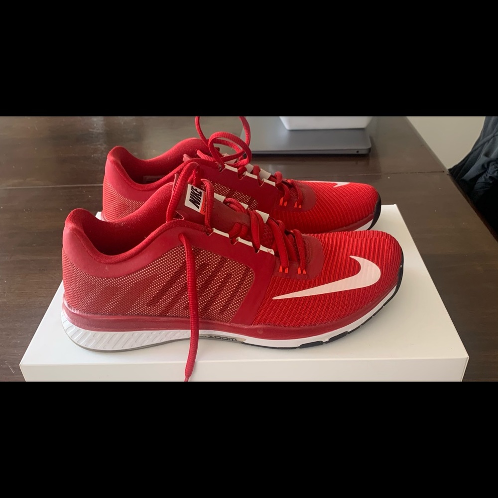 Nike women tennis shoes.